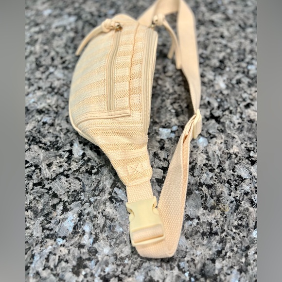 NWT- Belt Bag- Crème Color - Picture 4 of 5